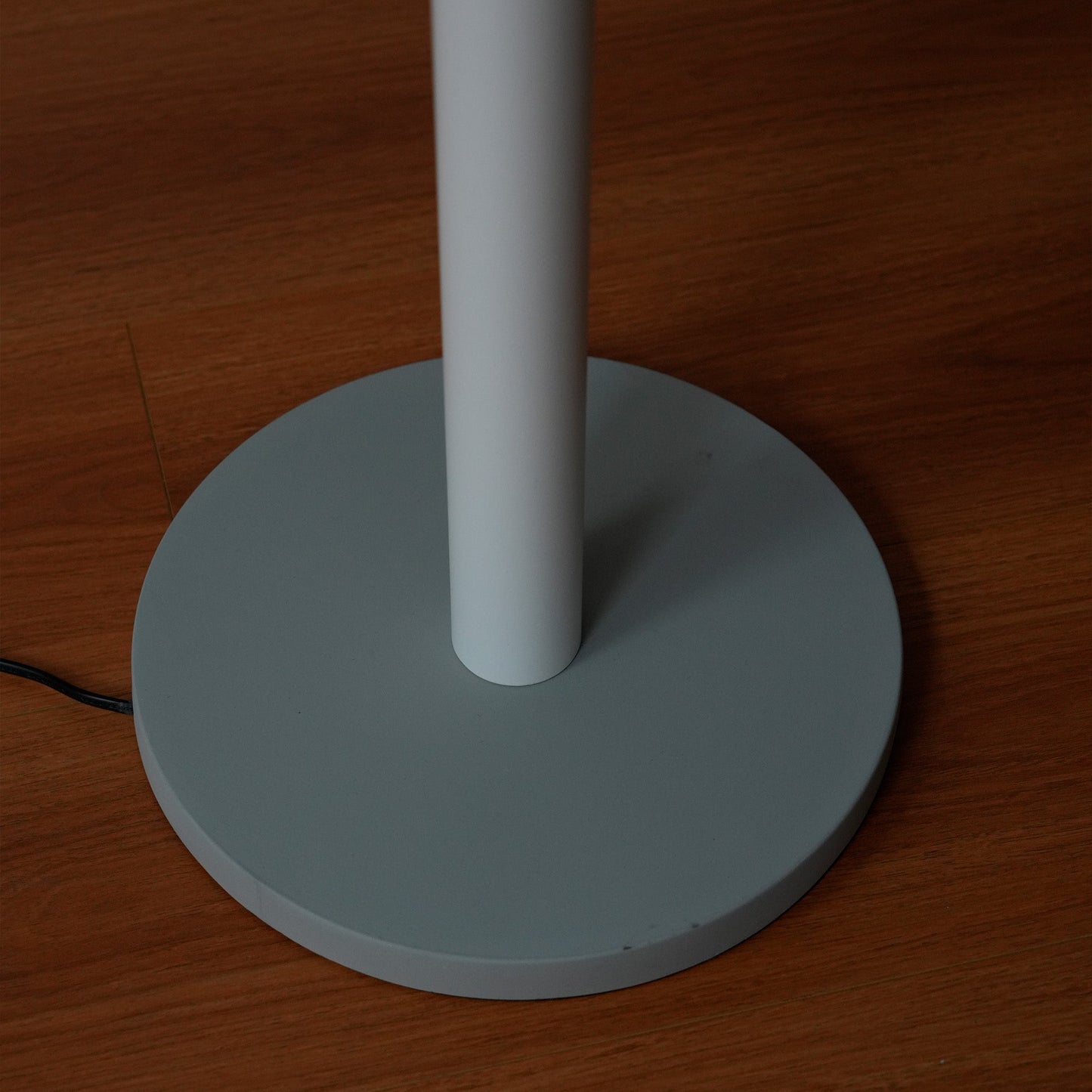Minimalist Modern Floor Lamp with Frosted Glass Shade