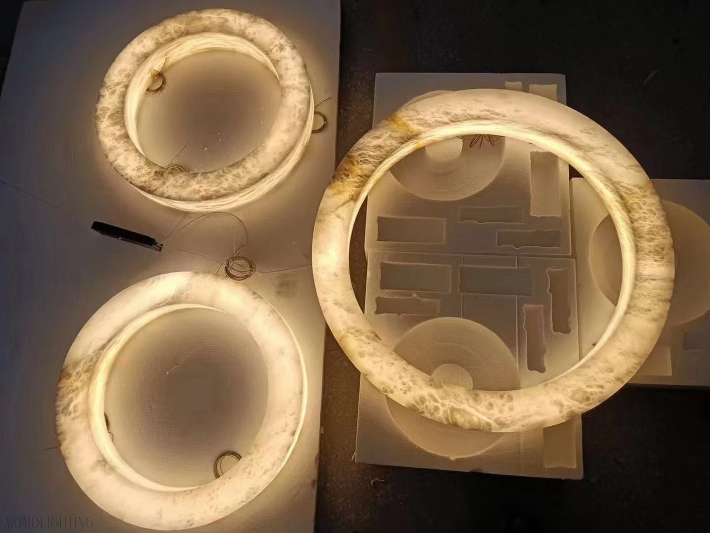 Alabaster Rivage Round Chandelier 40"-Nobipets