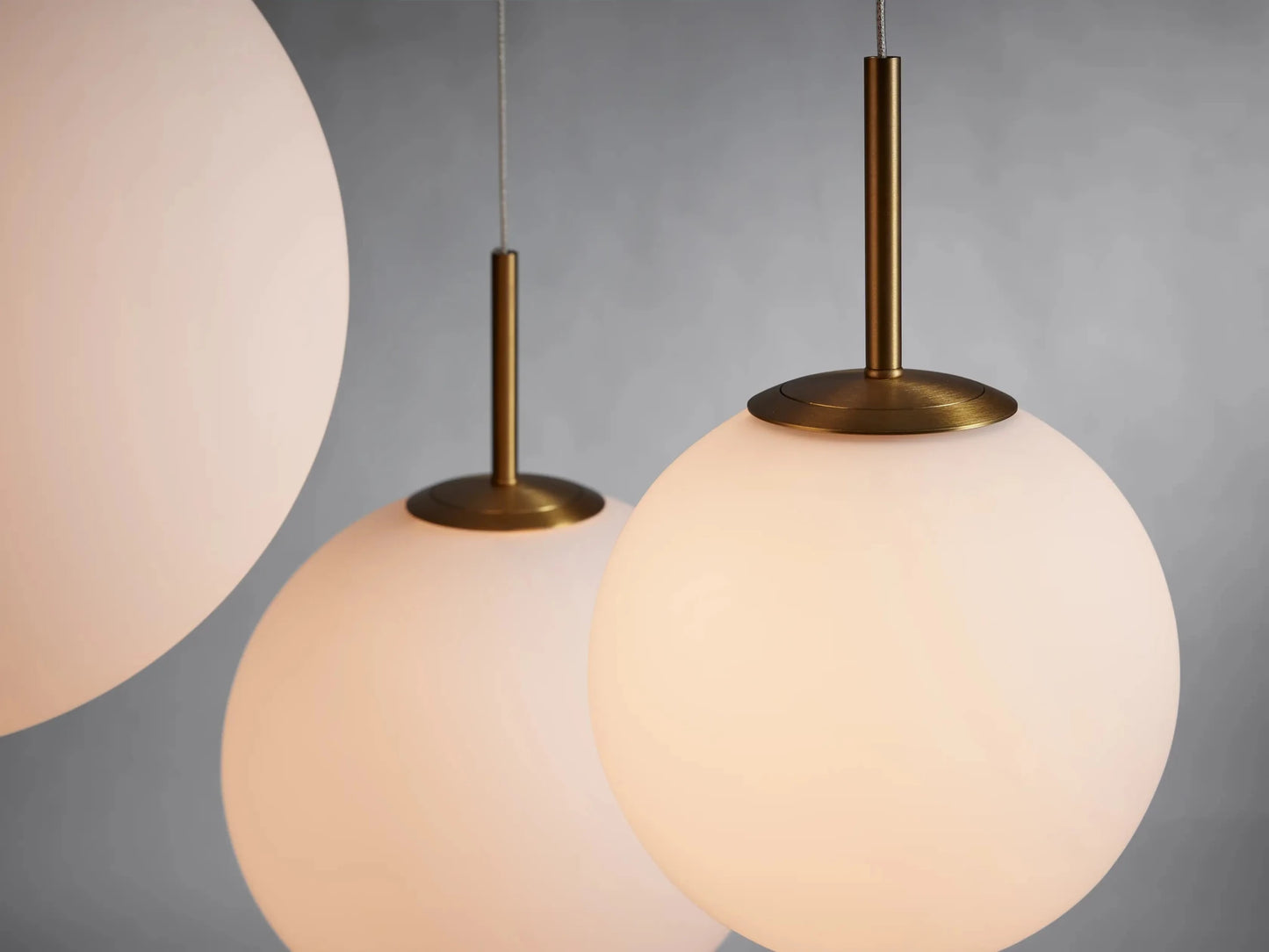 Casen Round Chandelier-Nobipets