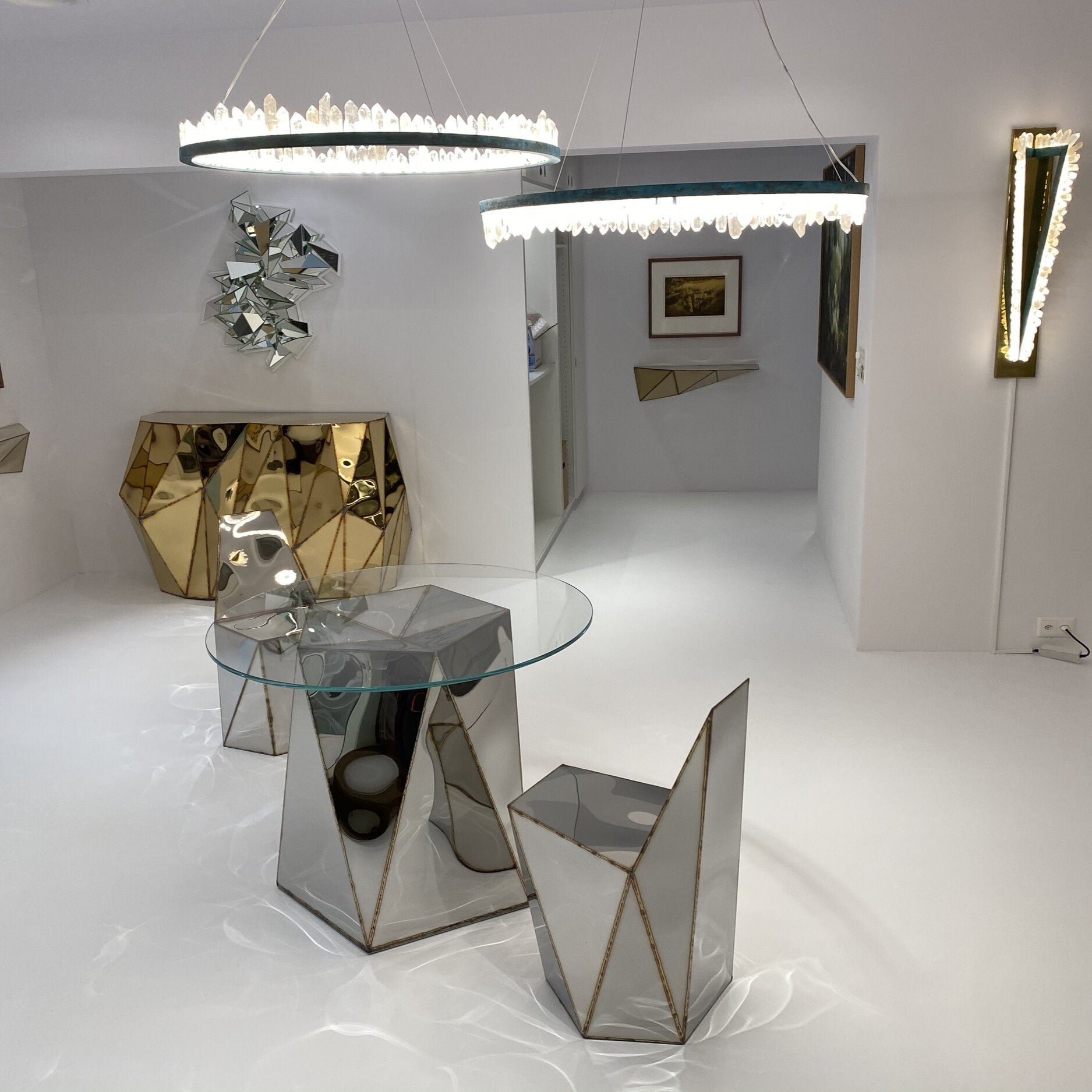 Modern Style Rings Brass & Natural Quartz Crystal Chandelier in Brass/Black Finish-Nobipets