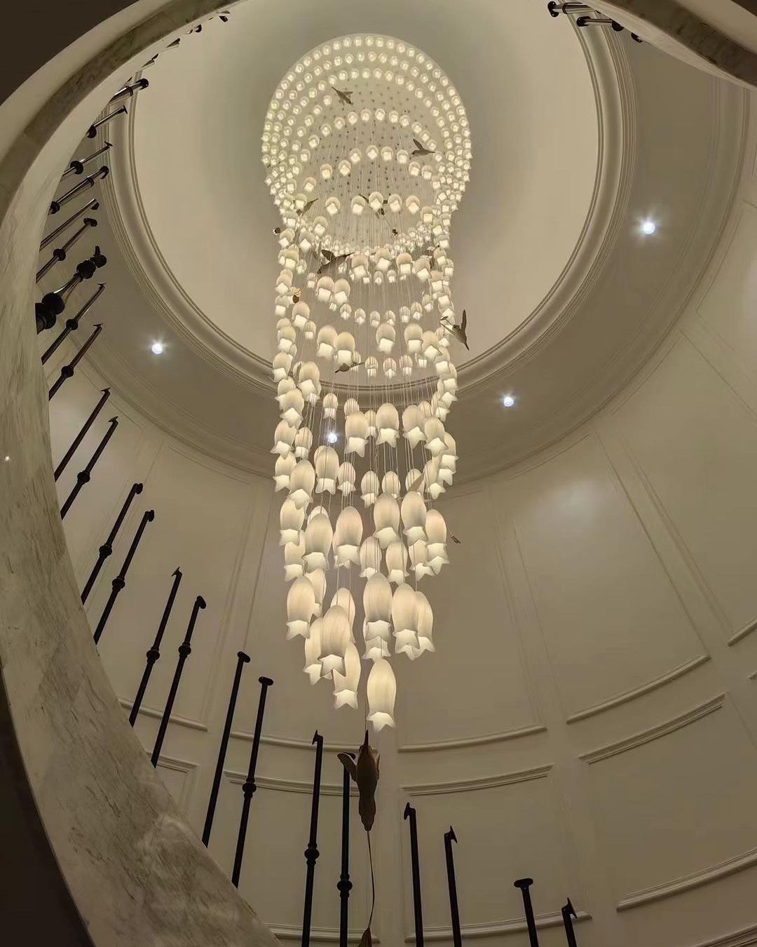 Modern White Ceramic Elegant Tulip Flower Chandelier For Foyer/Staircase-Nobipets
