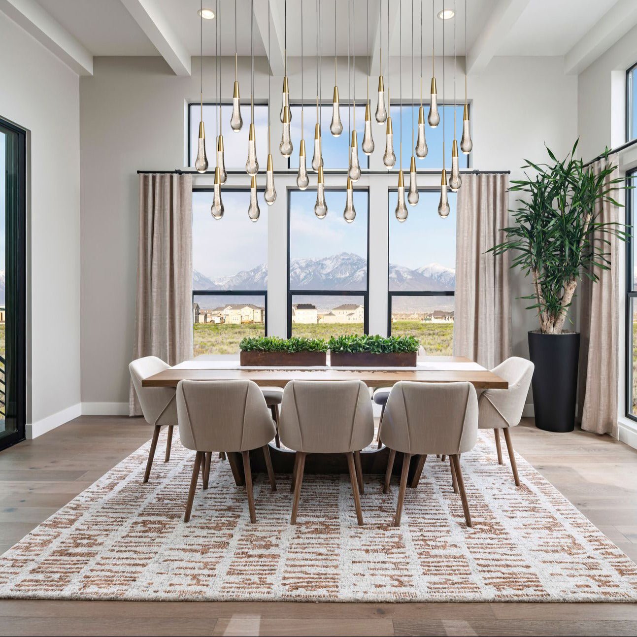 Soltaire Linear Chandelier