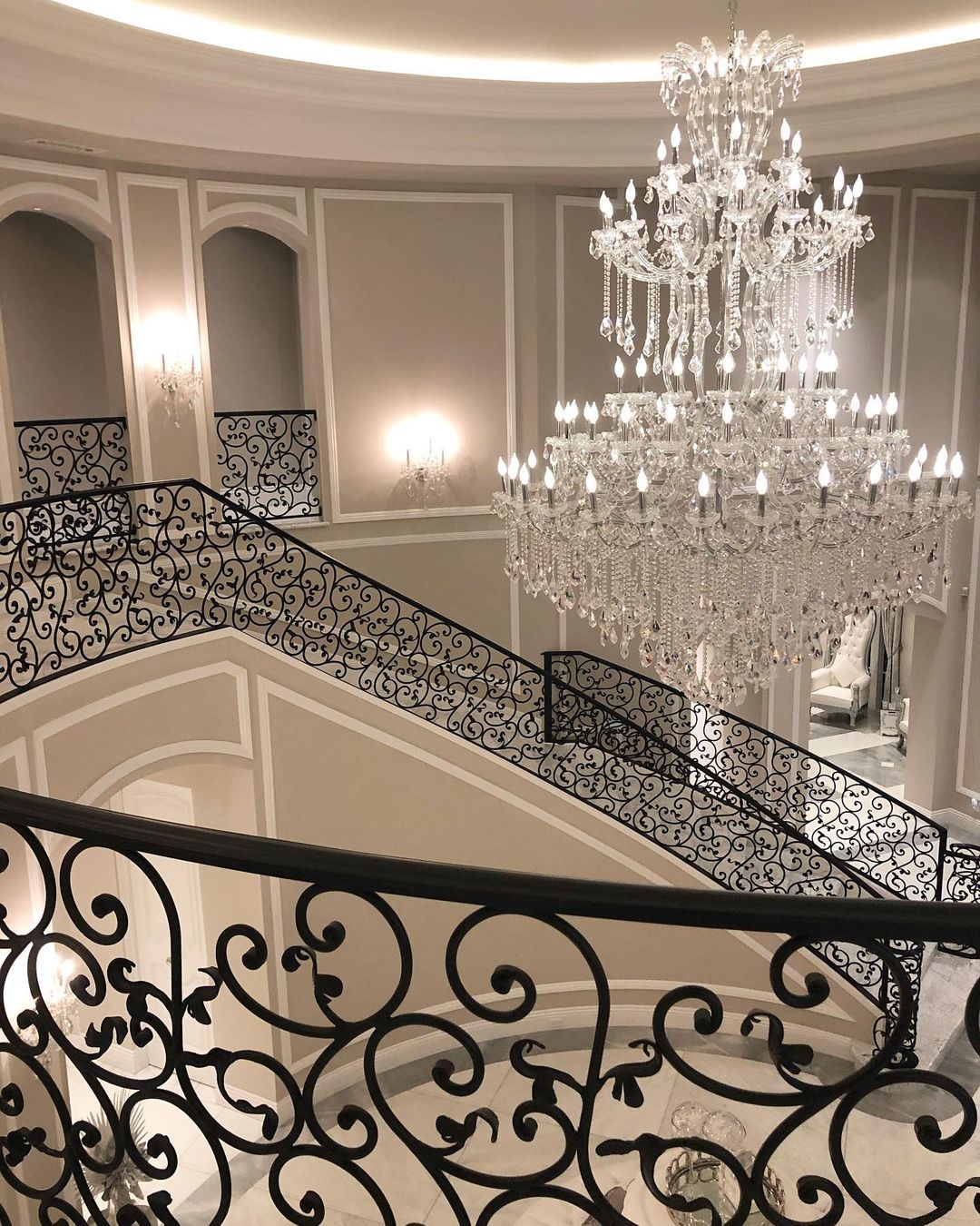 Traditional Candle Crystal Chandelier for Staircase/Foyer/Living Room/Villa-Nobipets